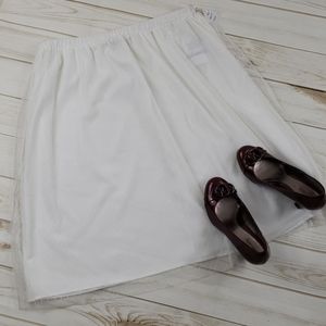 🆕️X-Large Tulle White Aline Skirt. Carolyn Taylor